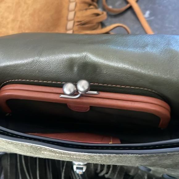 coach genuine suede  green 1942 collection  can be used as clutch or Crossbody - Picture 5 of 6